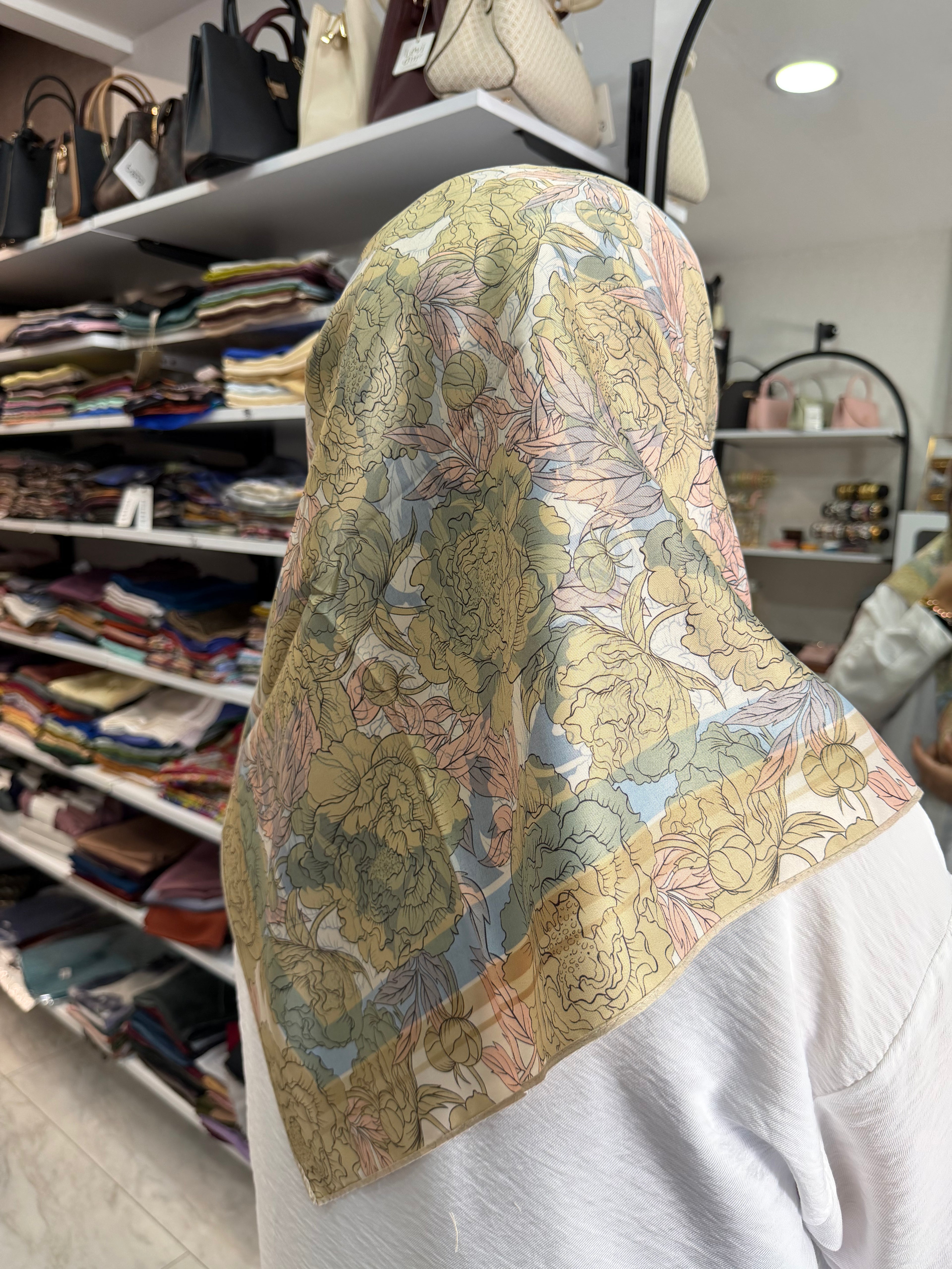 İthal Çift Taraflı Twill Eşarp Çiçek
