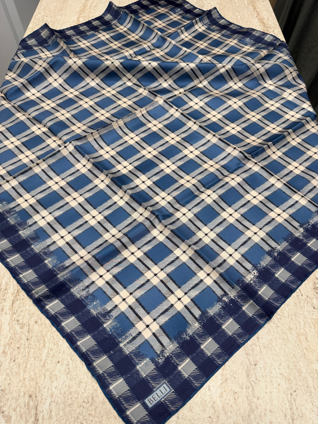 Belli Twill İpek Eşarp Ekose Lacivert
