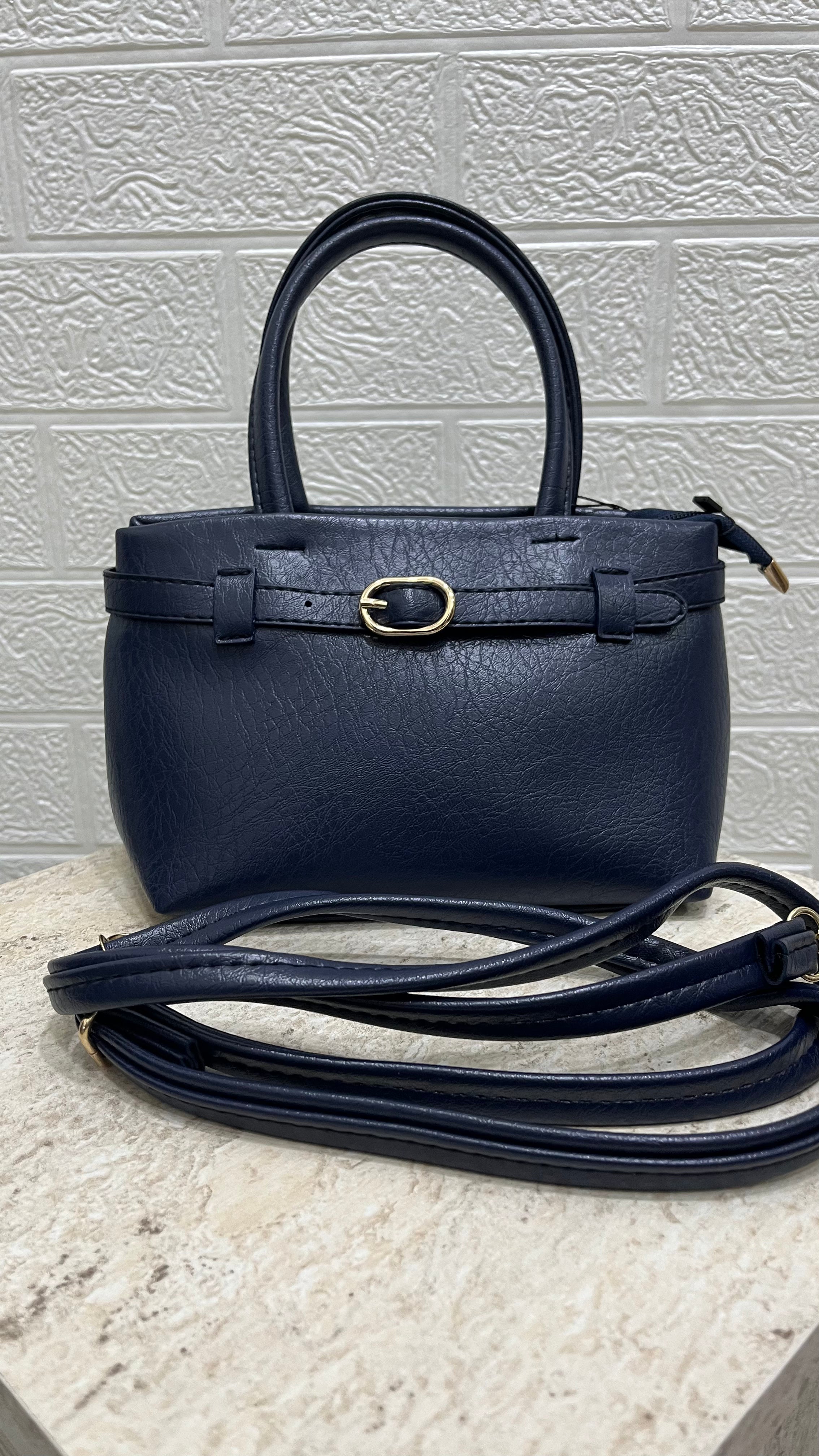 Deri Model Lacivert Çanta