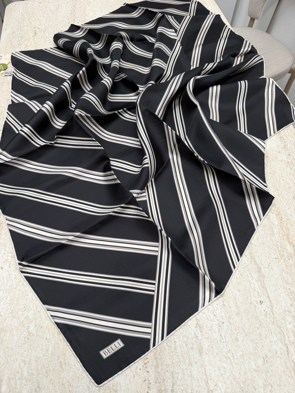 Belli'27 Kış Twill İpek Eşarp Siyah-Beyaz