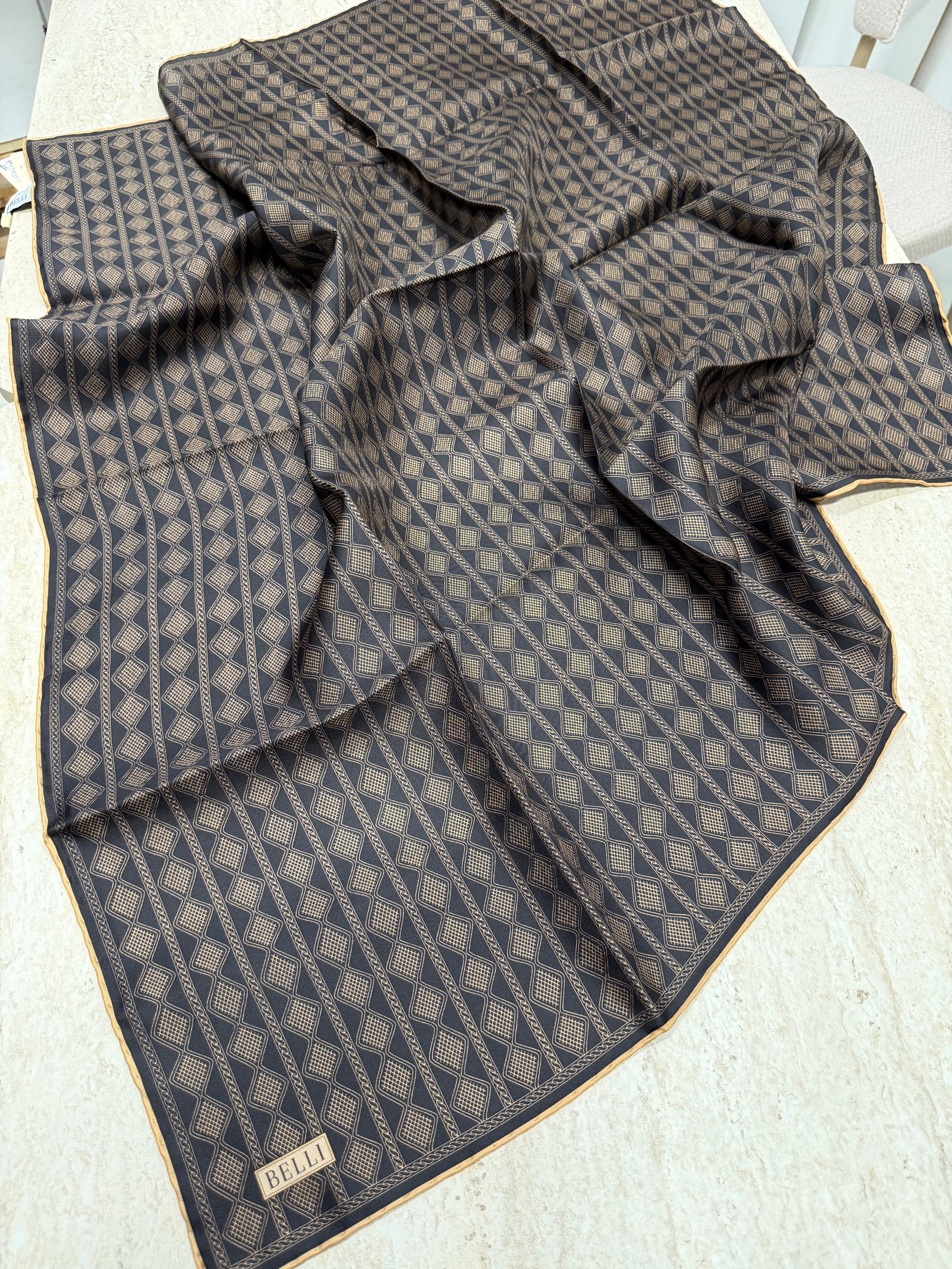 Belli'27 Kış Twill İpek Eşarp Siyah-Gold