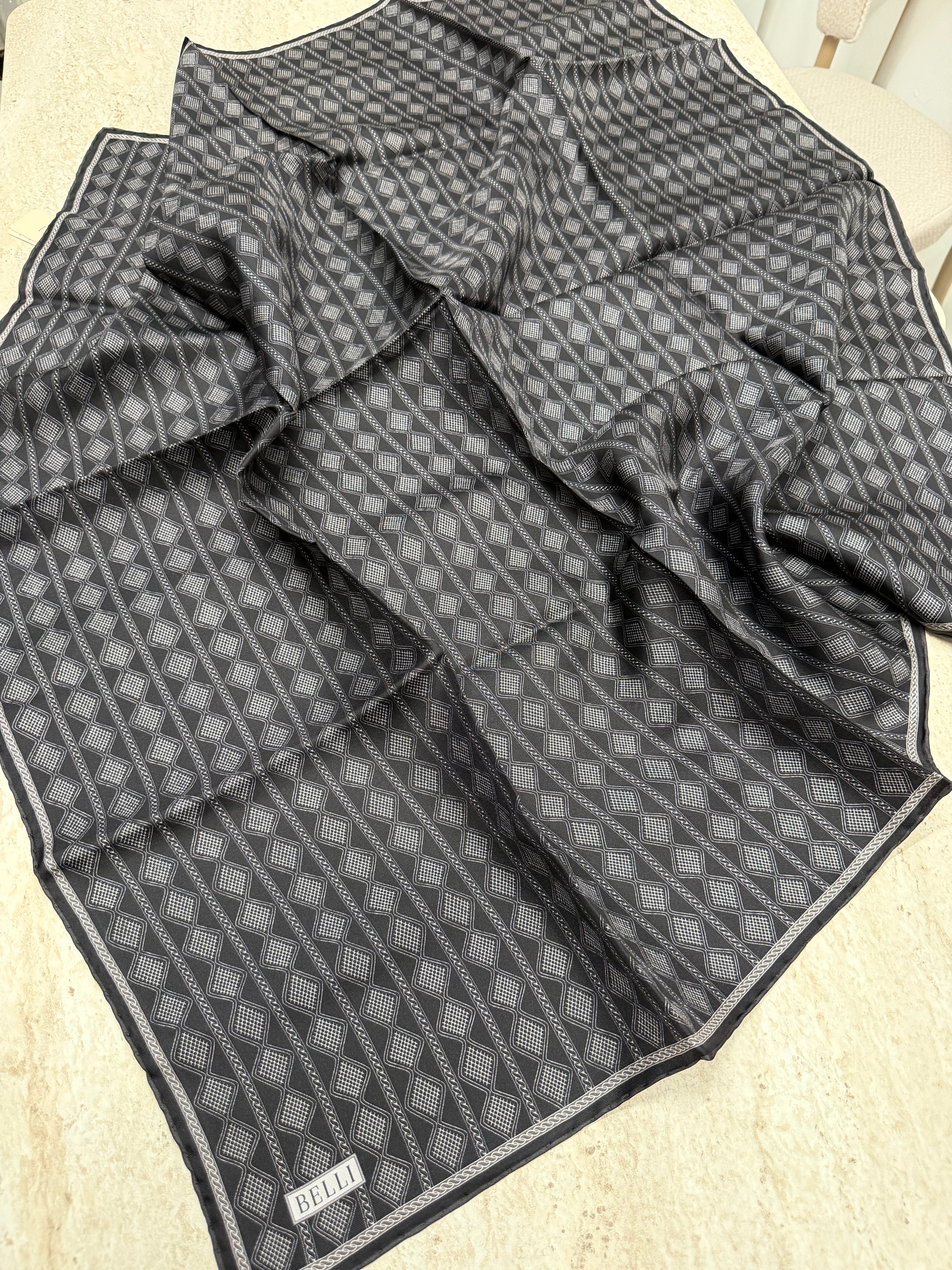 Belli'27 Kış Twill İpek Eşarp Siyah-Beyaz