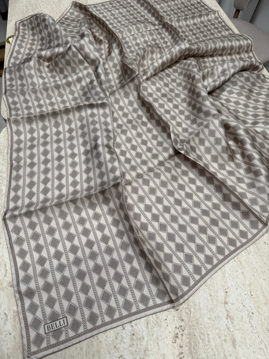 Belli'27 Kış Twill İpek Eşarp Kum