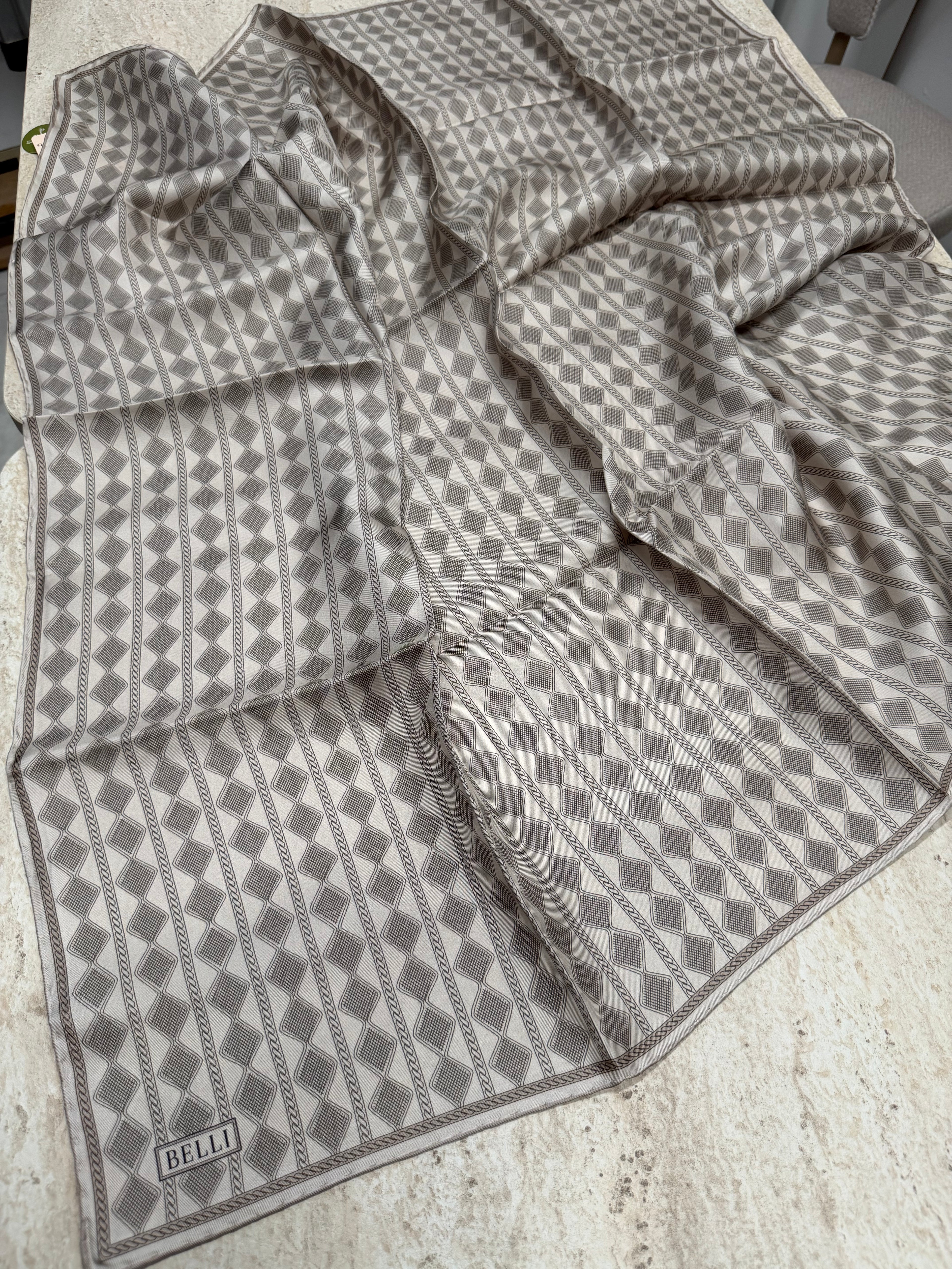 Belli'27 Kış Twill İpek Eşarp Kum