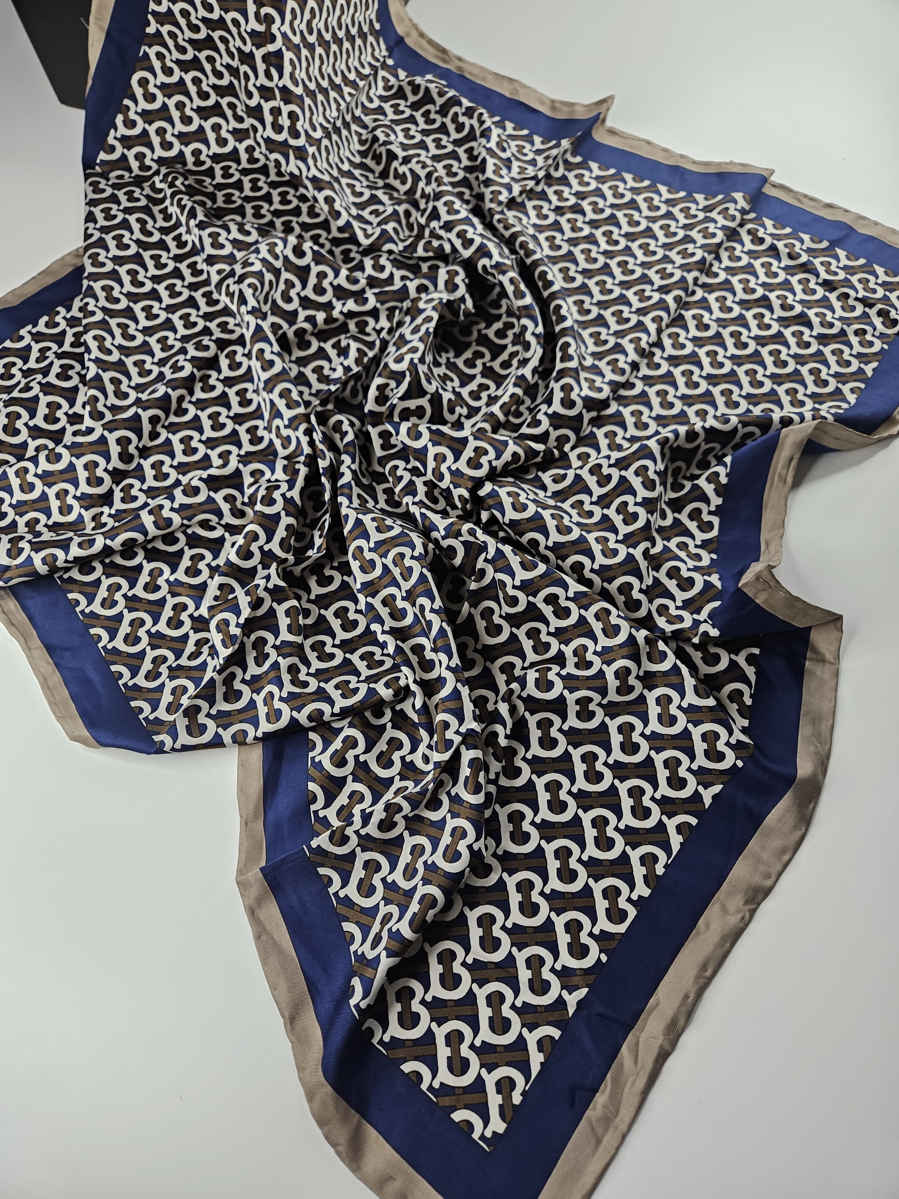 İthal  Twill İpek Eşarp