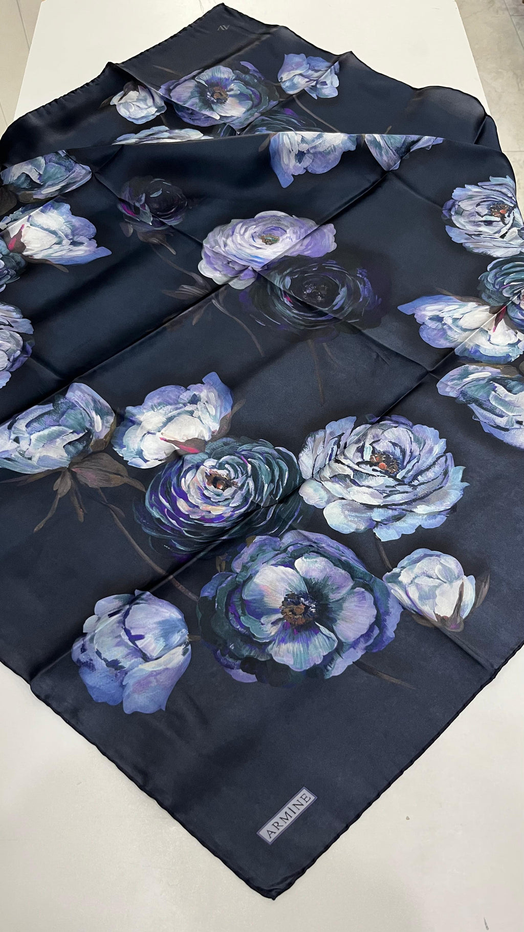 Armine '25-'26 Saf İpek Kış Sezonu Lacivert