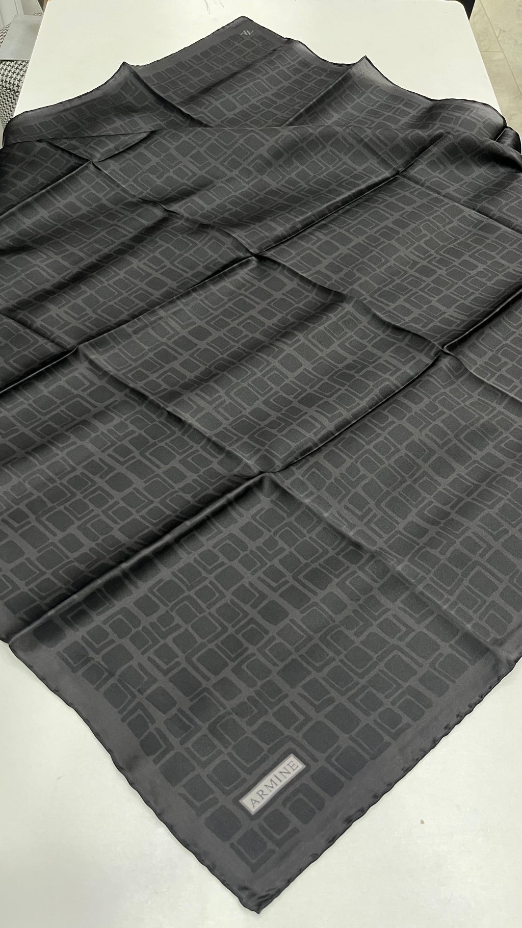 Armine '25-'26 Sura İpek Kış Sezonu Siyah