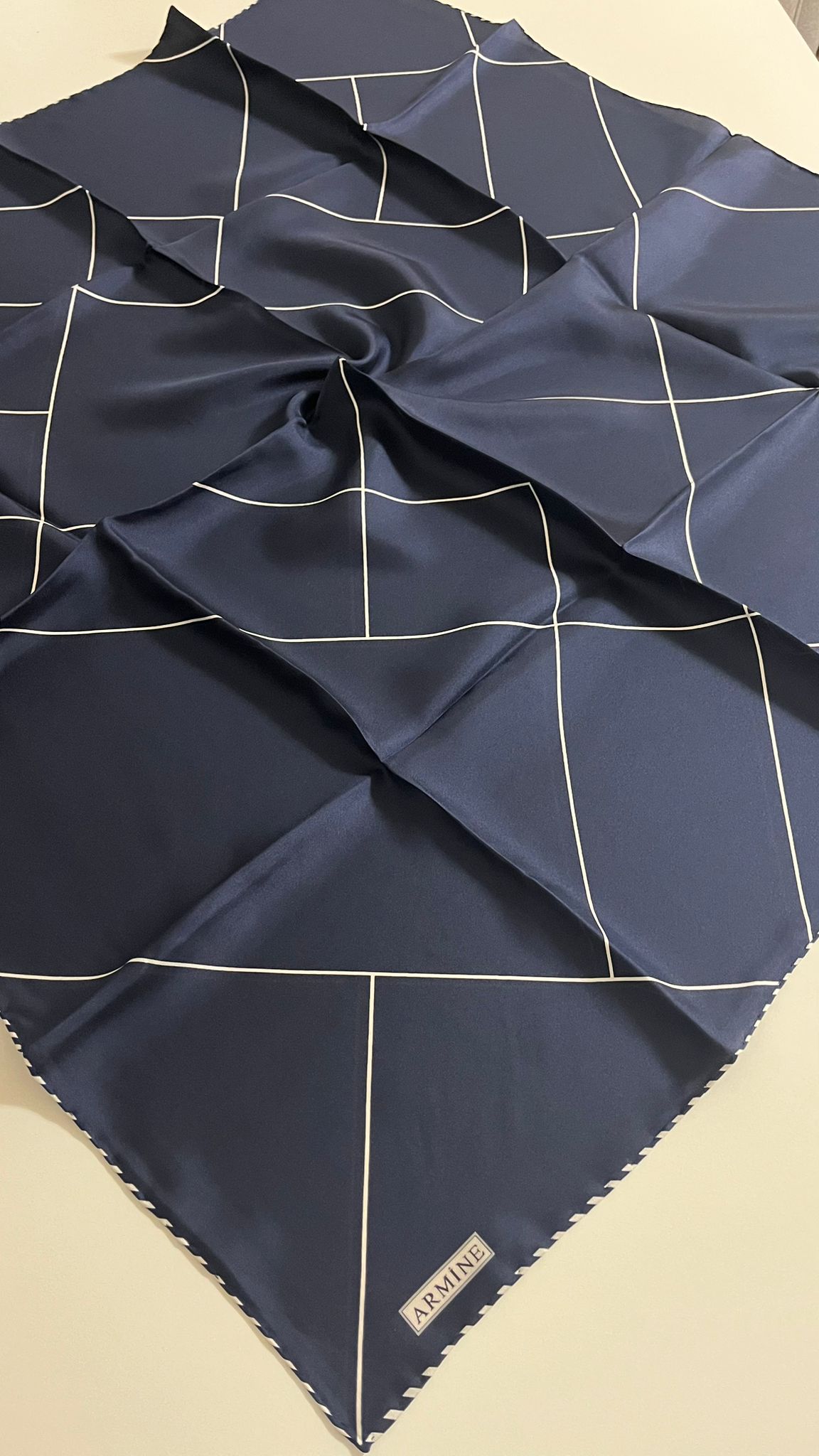 Armine Nostalji Saf İpek Eşarp Lacivert