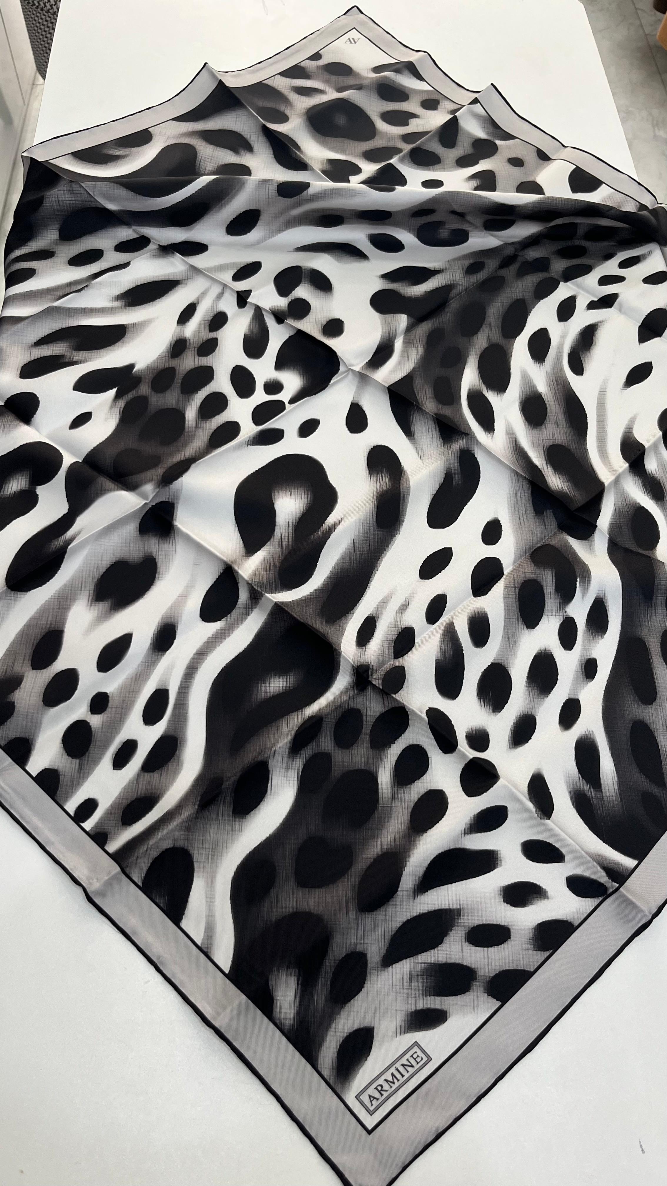 Armine 2025 Yaz sezonu Twill İpek Eşarp Leopar Siyah