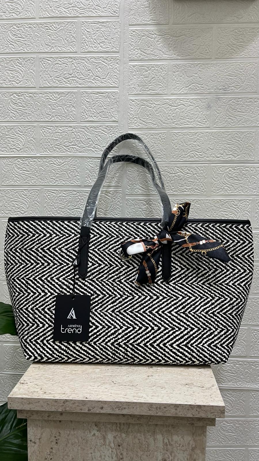 Armine Çanta Hasır Görünümlü Siyah Beyaz