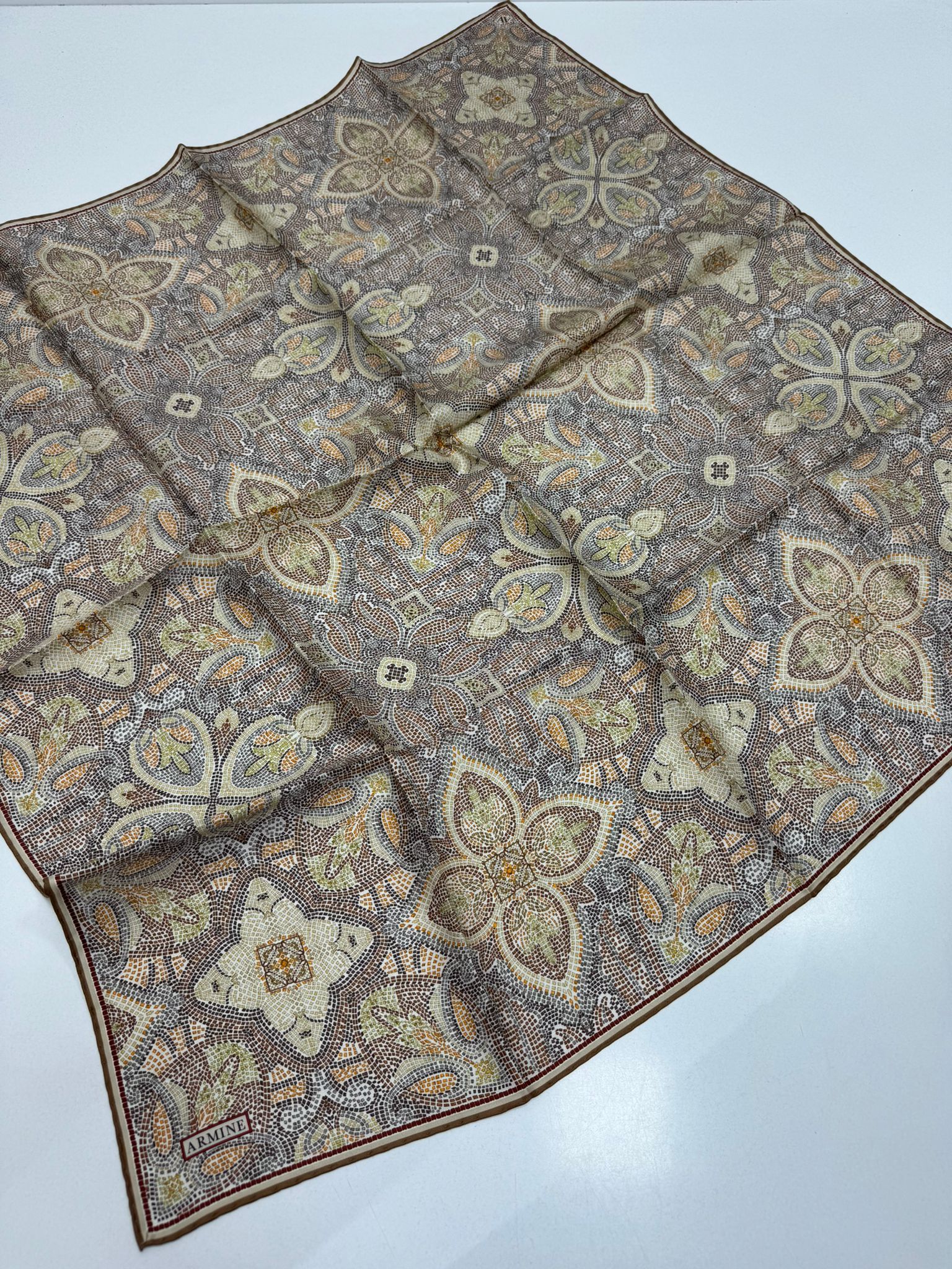 Armine'26 Twill İpek Yaz Sezonu Bej Yeşil