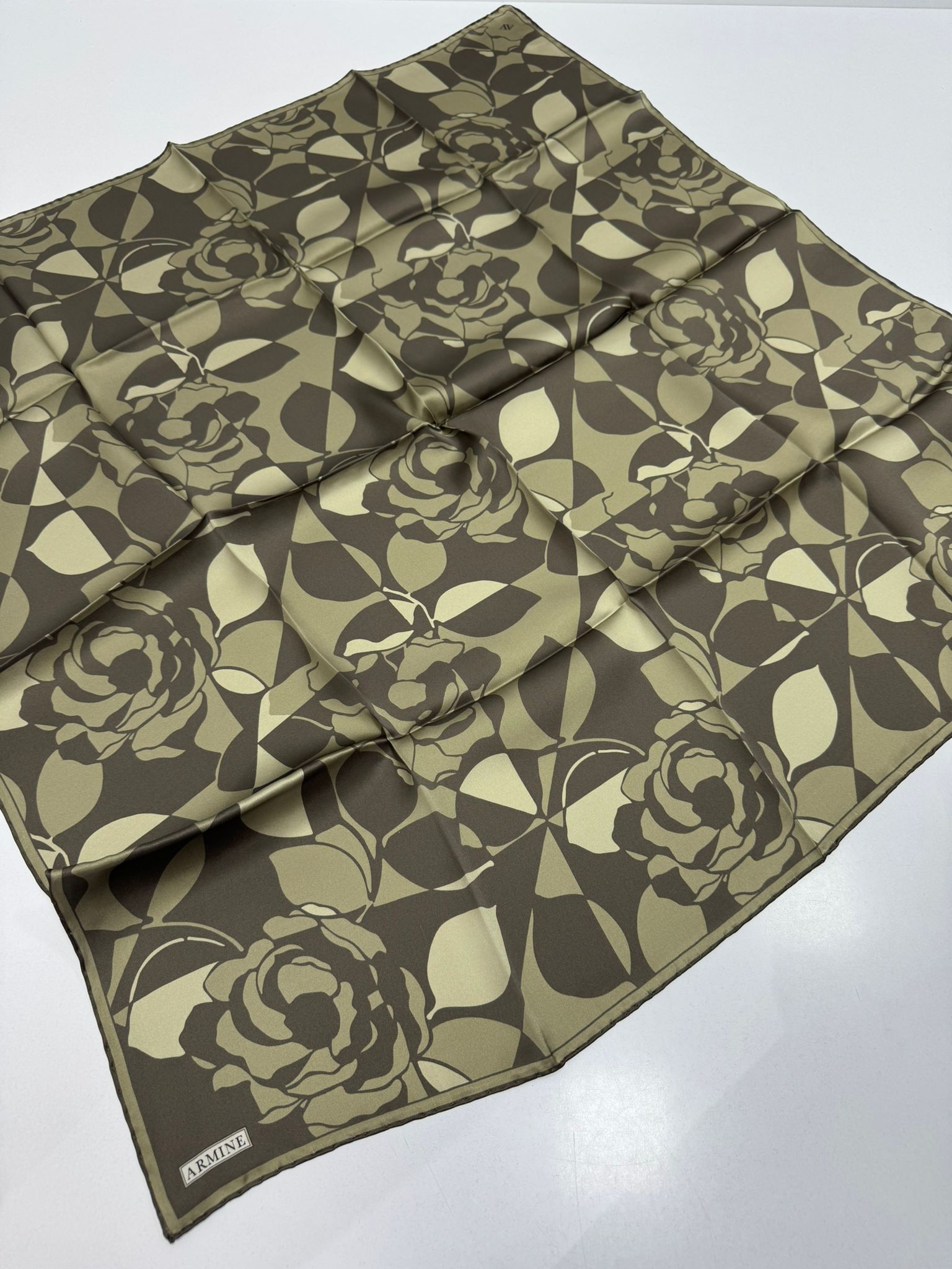 Armine'26 Sura İpek Yaz Sezonu Haki