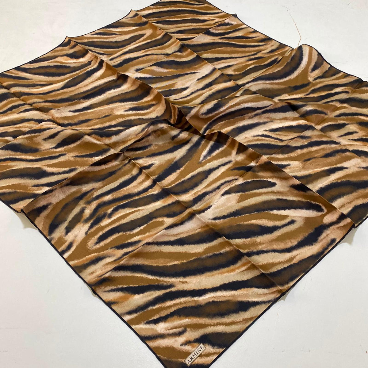 Armine '27 Kış Sezonu Twill İpek Zebra Taba