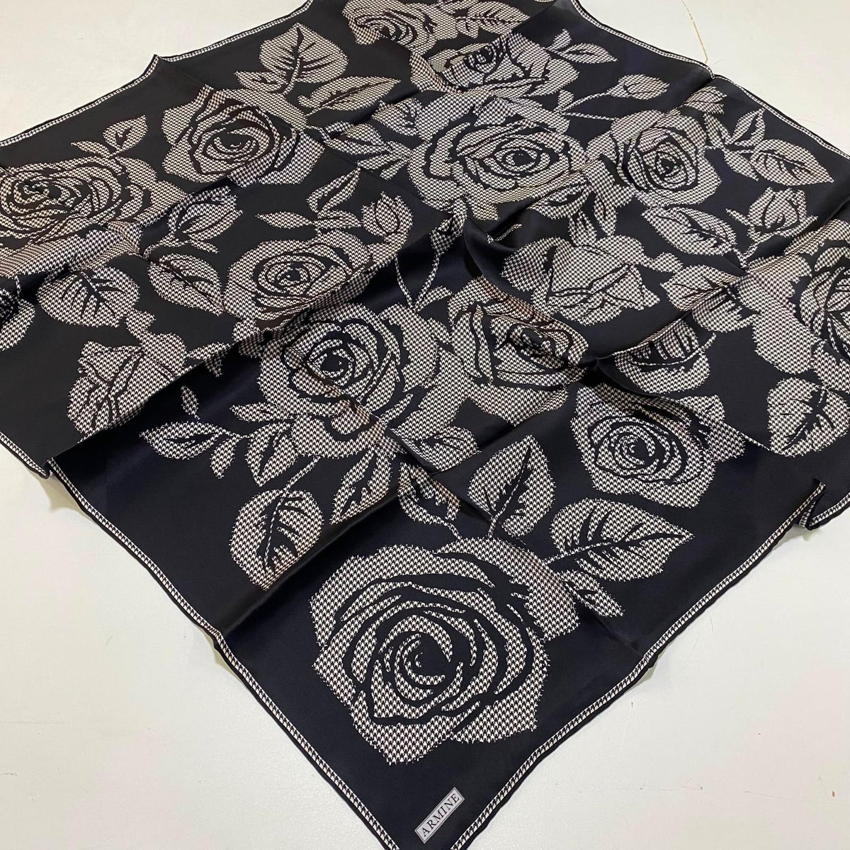 Armine '27 Kış Sezonu Twill İpek Siyah
