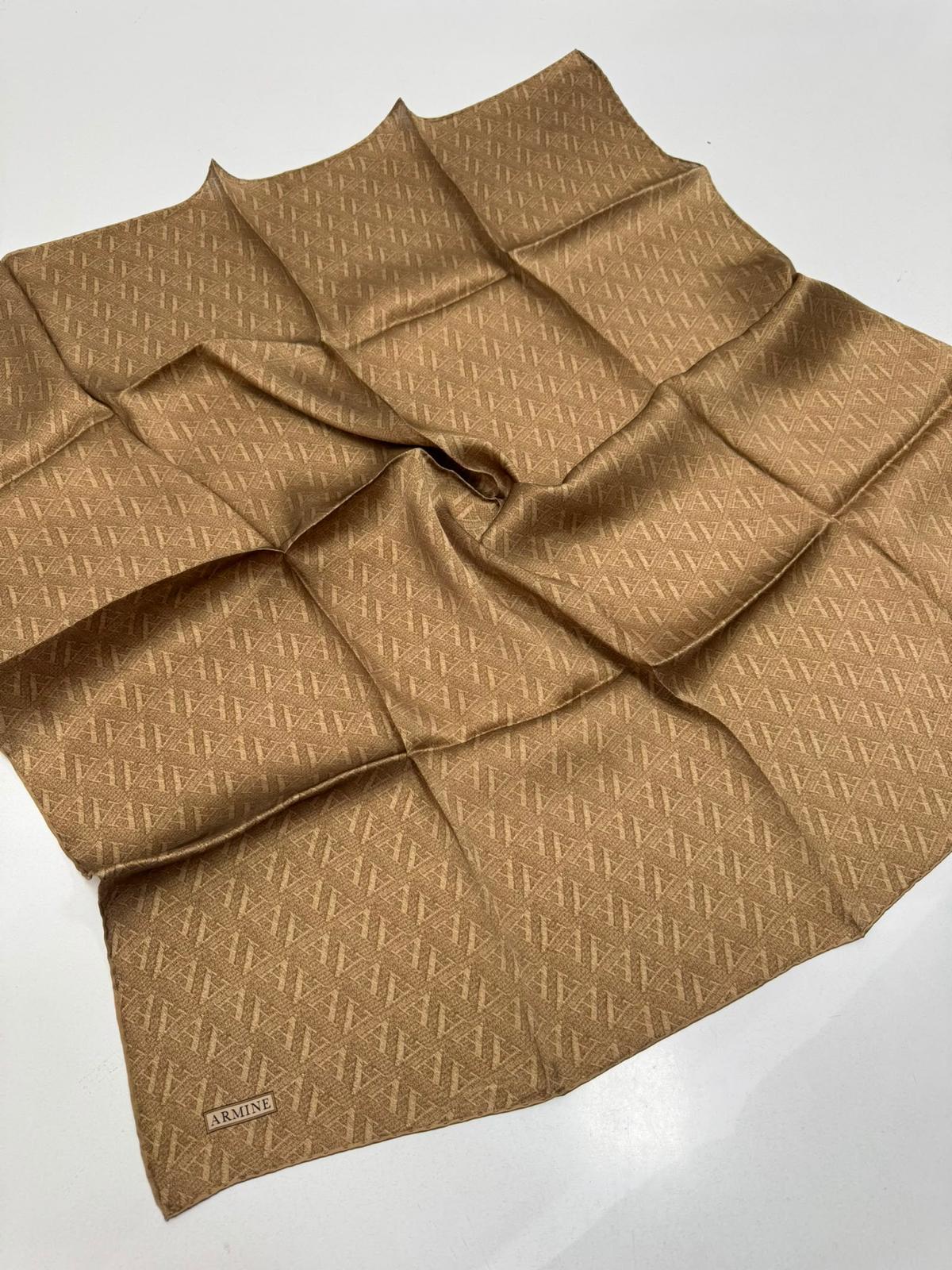 Armine '27 Kış Sezonu Twill İpek Logo Dore