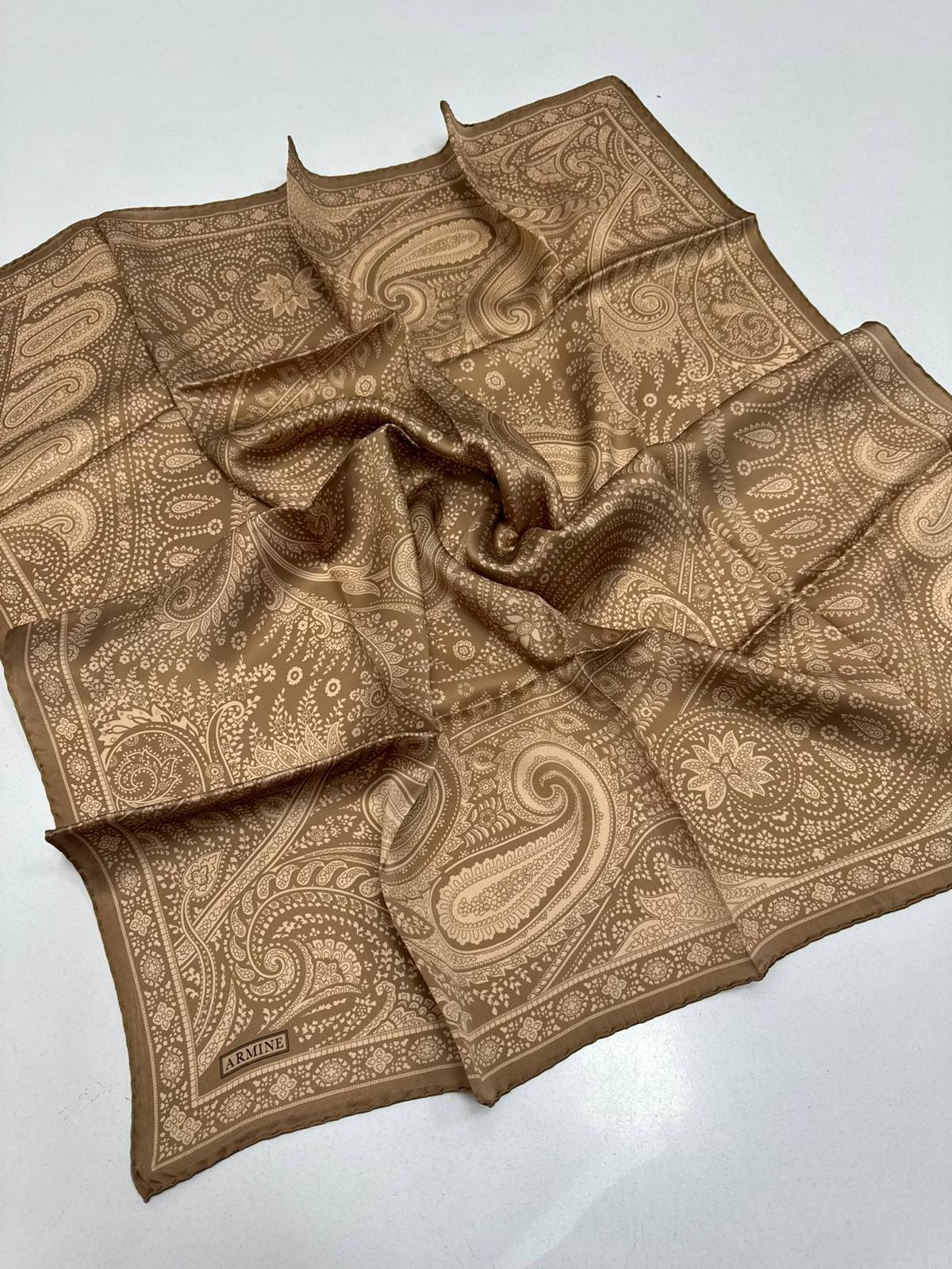 Armine'27 Kış Sezonu Sura İpek Etro Koyu Bej