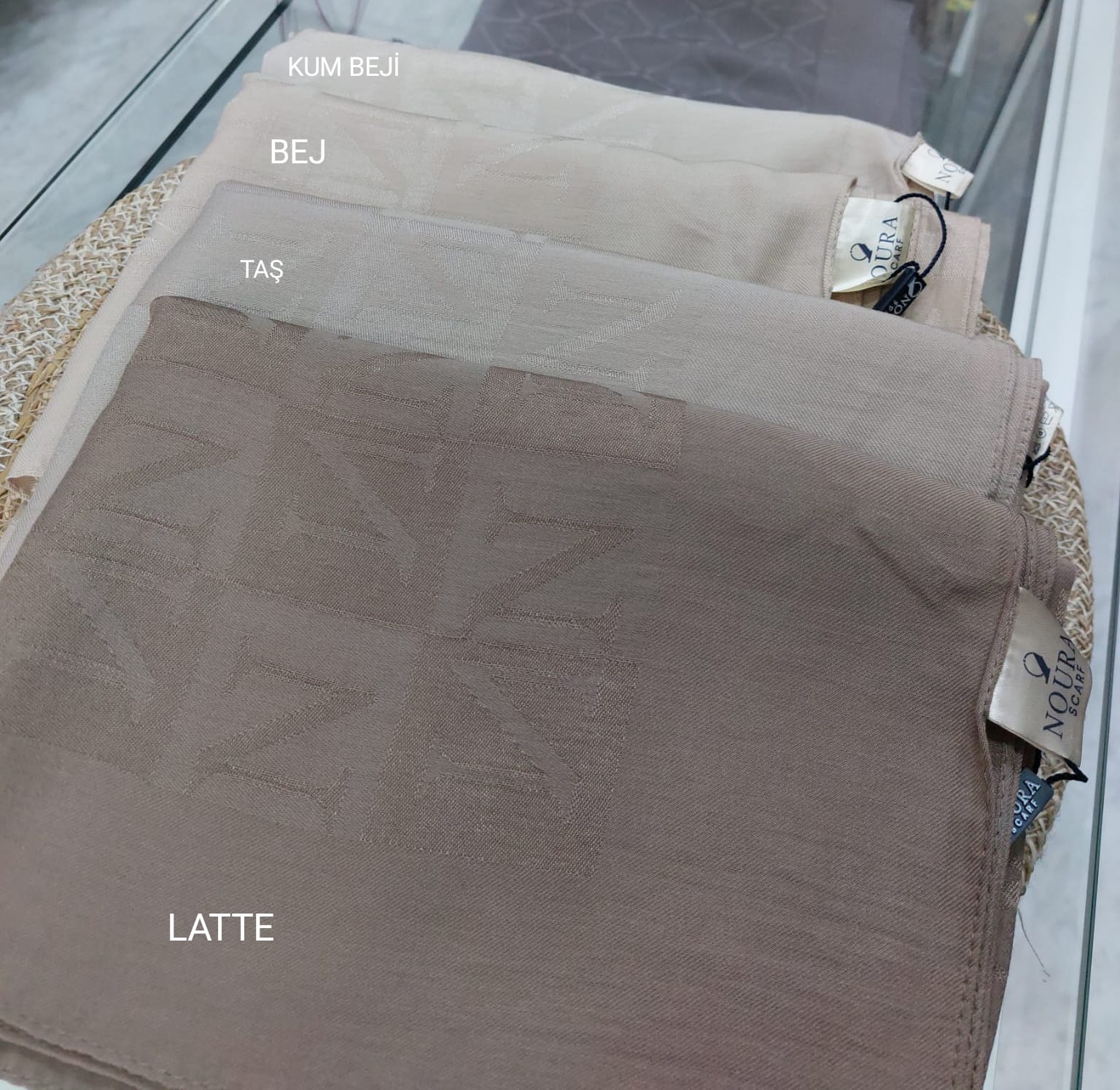 Noura Scarf Naia Şal Taş